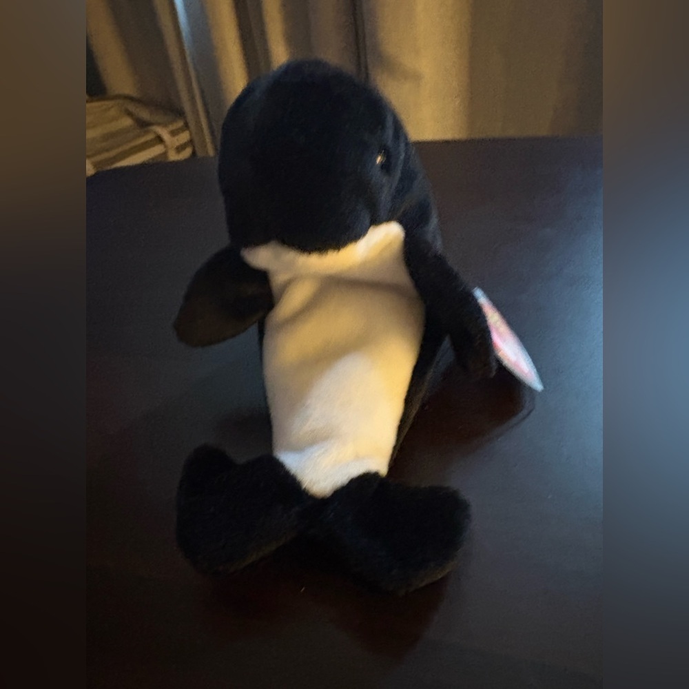 Vintage Ty Beanie Babies Waves the Orca Whale